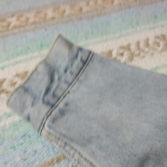 VINTAGE LEVI'S JEAN JACKET  ROSE EMBROIDERY  WOMEN'S MEDIUM - Picture 7 of 16